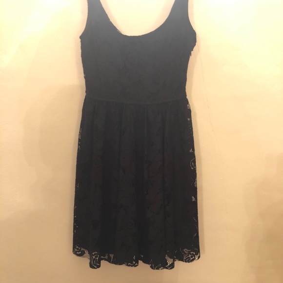 Shop the look! ZARA Cute Lacey little black dress - Picture 2 of 8